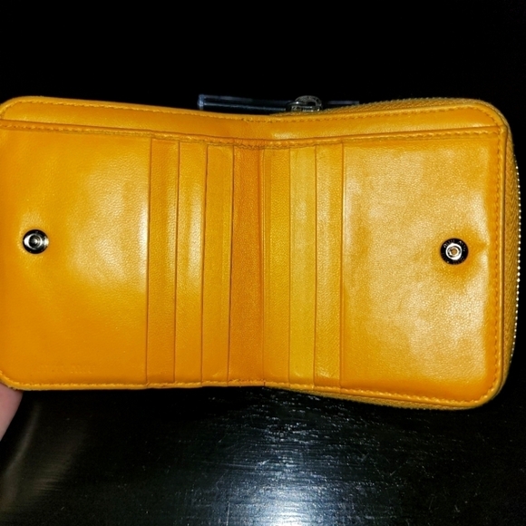 Authentic Miu Miu Zip Wallet - Picture 6 of 10